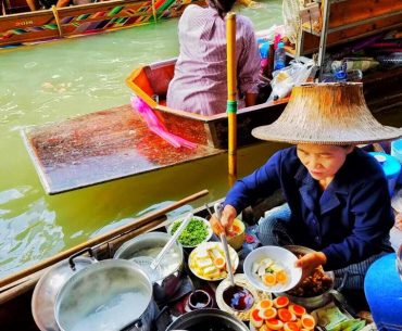 Why are there so many floating markets? I’m so confused and which one is worth a visit?